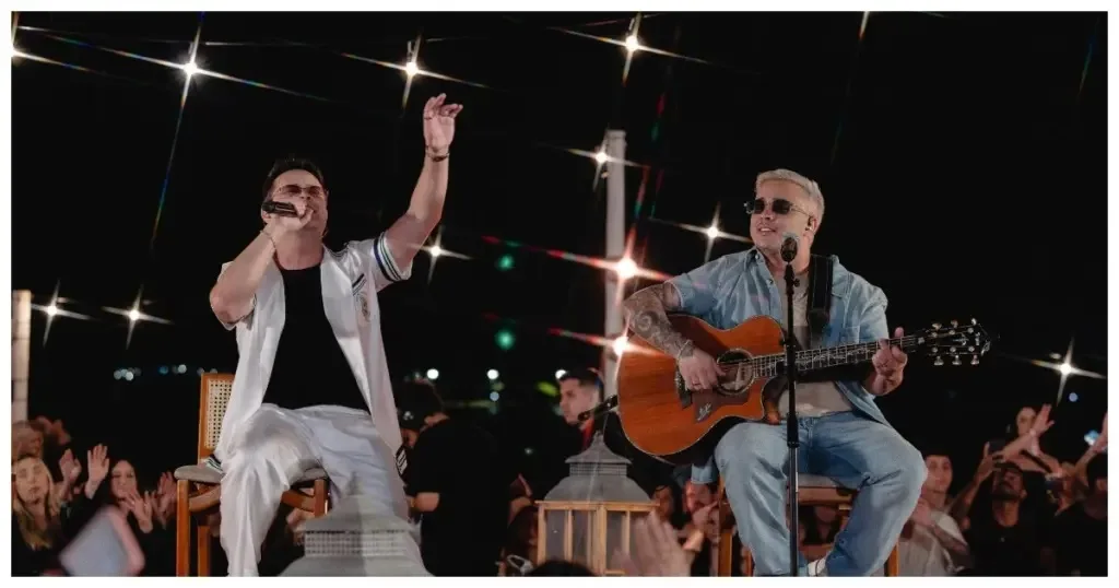 Matheus e Kauan na gravação do audiovisual Astral – Na Praia