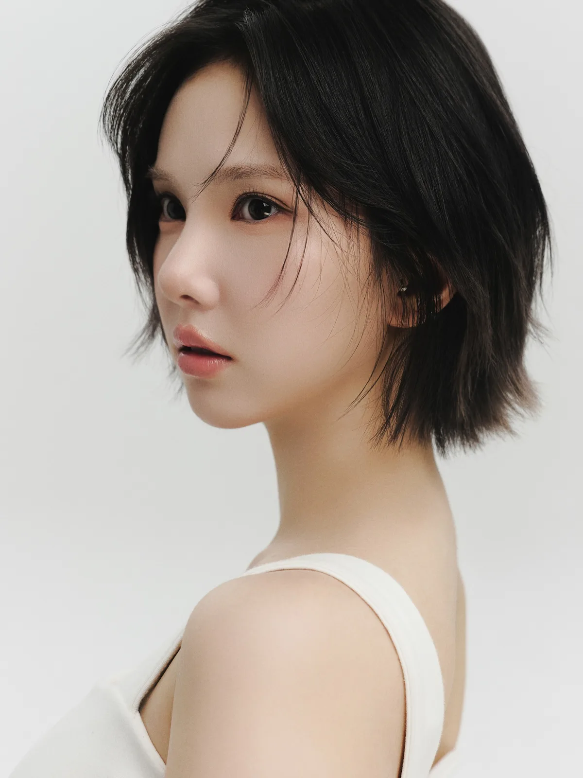 Eunha nas fotos de perfil divulgadas pela UNCORE em 27 de outubro de 2026